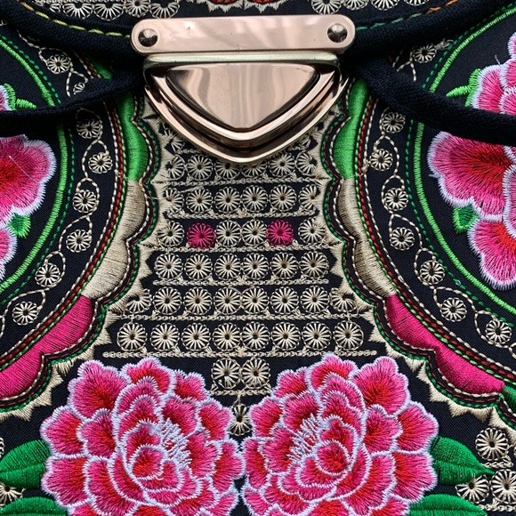 Embroidered backpack - Picture 4 of 12